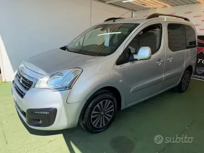 Gebraucht Peugeot Partner 99 PS (72 kW) 2015 Grau Van / Kleinbus