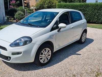 Usata Fiat Punto 77 CV (56 kW) 2012 Bianco Utilitaria