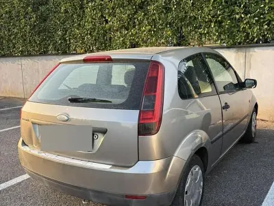 Usata Ford Fiesta 75 CV (55 kW) 2003 Utilitaria