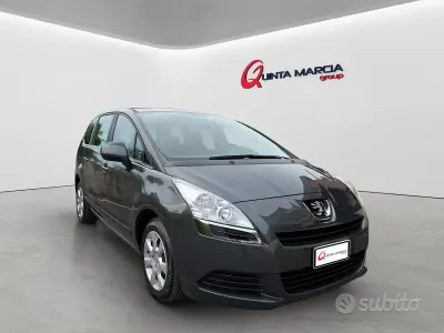 Usata Peugeot 5008 115 CV (84 kW) 2013 Grigio Monovolume