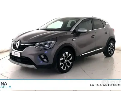 Usata Renault Captur Techno 91 CV (66 kW) 2024 Grigio scuro tetto grigio chiaro SUV