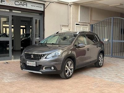Usata Peugeot 2008 Allure 120 CV (88 kW) 2017 Grigio SUV
