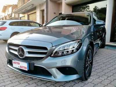 Usata Mercedes C220 194 CV (142 kW) 2021 Grigio selenite Station wagon