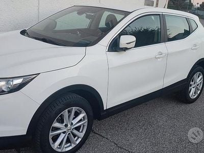 Usata Nissan Qashqai Acenta 116 CV (85 kW) 2016 Bianco SUV
