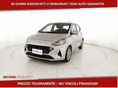 Używany Hyundai i10 67 KM (49 kW) 2023 Srebrny Hatchback