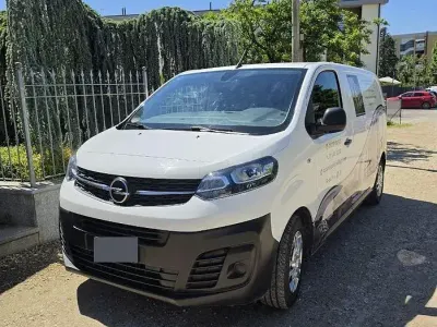Usata Opel Vivaro-e Combi 120 CV (88 kW) 2021 Monovolume