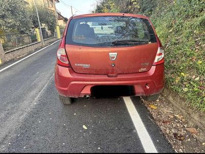 Usata Dacia Sandero 75 CV (55 kW) 2009 Rosso Berlina