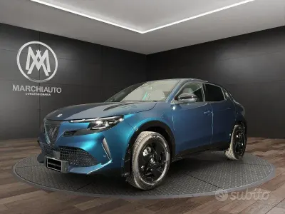 Nuova Alfa Romeo GT Junior 136 CV (100 kW) 2026 Blu metallizzato SUV