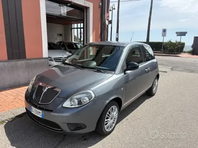 Usata Lancia Ypsilon Platinum 75 CV (55 kW) 2011 Grigio Utilitaria