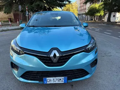 Usata Renault Clio V Zen 91 CV (66 kW) 2022 Blu/azzurro Berlina