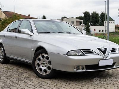 Usata Alfa Romeo 166 Super 205 CV (150 kW) 1999 Grigio Berlina