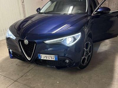 Usata Alfa Romeo Stelvio Executive 209 CV (153 kW) 2017 Blu/azzurro SUV