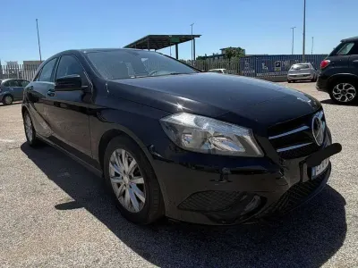 Usata Mercedes A180 Executive 109 CV (80 kW) 2015 Nero Utilitaria