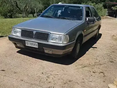 Usata Lancia Thema 101 CV (74 kW) 1988 Grigio Berlina