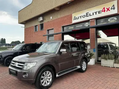 Usata Mitsubishi Pajero 200 CV (147 kW) 2010 Grigio scuro metallizzato SUV