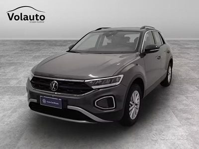 Usata VW T-Roc Life 150 CV (110 kW) 2024 Grigio SUV