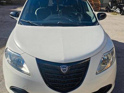 Usata Lancia Ypsilon 69 CV (50 kW) 2015 Utilitaria