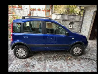 Usata Fiat Panda 4x4 Climbing 60 CV (44 kW) 2007 Blu/azzurro Utilitaria