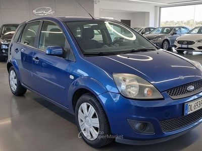 Usata Ford Fiesta 68 CV (50 kW) 2008 Blu Berlina