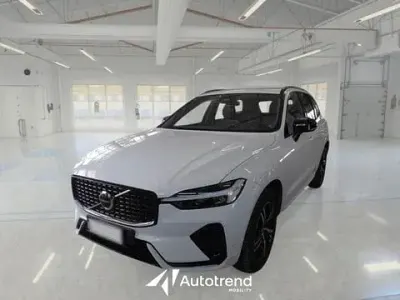 Usata Volvo XC60 R-Design 197 CV (144 kW) 2022 Bianco SUV