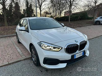 Usado BMW 118 Advantage 150 CV (110 kW) 2021 Blanco Utilitario