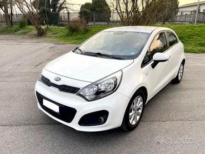 Usata Kia Rio Active 85 CV (62 kW) 2014 Bianco Berlina