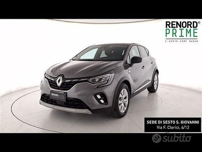 Usata Renault Captur Intens 145 CV (106 kW) 2022 Grigio scuro SUV