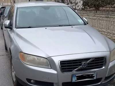 Usata Volvo S80 Kinetic 163 CV (119 kW) 2009 Argento Berlina