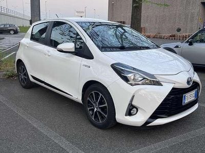 Usata Toyota Yaris Hybrid Active 73 CV (53 kW) 2018 Berlina