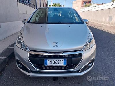 Usata Peugeot 208 Allure 75 CV (55 kW) 2018 Grigio Utilitaria