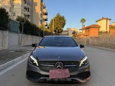 Usata Mercedes A180 Premium 109 CV (80 kW) 2017 Utilitaria