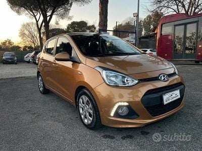 Usata Hyundai i10 Comfort 69 CV (50 kW) 2015 Arancione Utilitaria