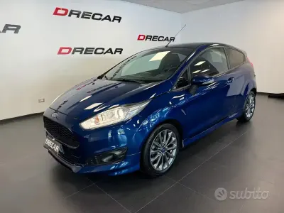 Usata Ford Fiesta ST-Line 75 CV (55 kW) 2017 Bluazzurro Utilitaria