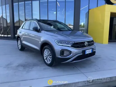Usata VW T-Roc Life 150 CV (110 kW) 2025 Grigio SUV