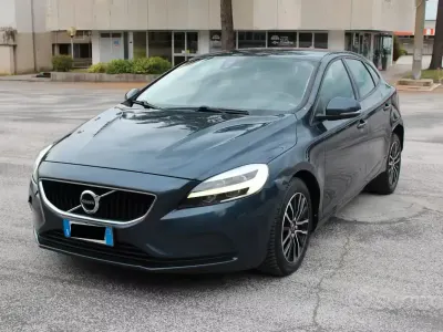 Usata Volvo V40 120 CV (88 kW) 2017 Berlina
