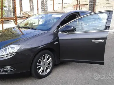 Usata Lancia Delta 120 CV (88 kW) 2013 Grigio Utilitaria