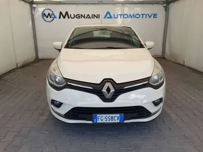 Usata Renault Clio IV Zen 73 CV (53 kW) 2016 Beige Berlina