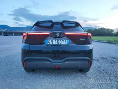 Usata MG MG4 EV Luxury 67 kW (92 CV) 2023 Nero Utilitaria