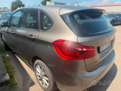 Usata BMW 218 Luxury Line 150 CV (110 kW) 2015 Marrone Monovolume