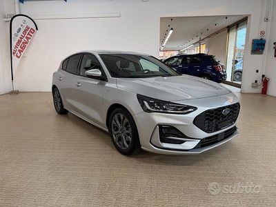 Usata Ford Focus ST-Line 115 CV (84 kW) 2025 Grigio Berlina