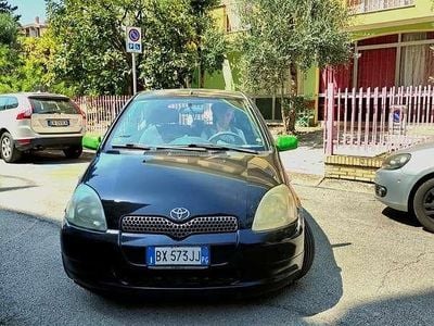 Usado Toyota Yaris 75 CV (55 kW) 2002 Berlina