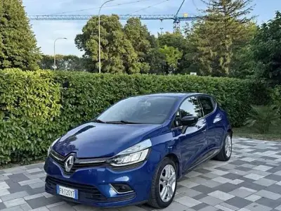 Usata Renault Clio IV Zen 76 CV (55 kW) 2019 Berlina