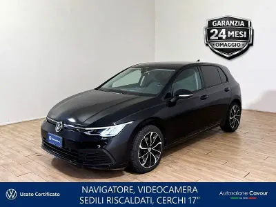 Usata VW Golf VIII Life 131 CV (96 kW) 2021 Deep black Utilitaria