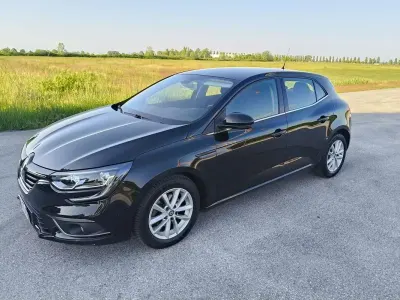 Usata Renault Mégane IV Zen 110 CV (80 kW) 2017 Nero Berlina