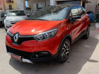 Usata Renault Captur 90 CV (66 kW) 2016 Arancione SUV