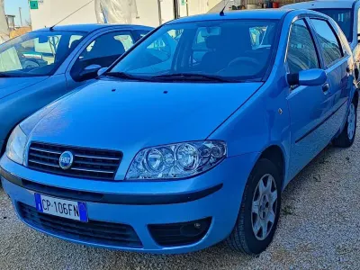 Usata Fiat Punto 60 CV (44 kW) 2004 Utilitaria