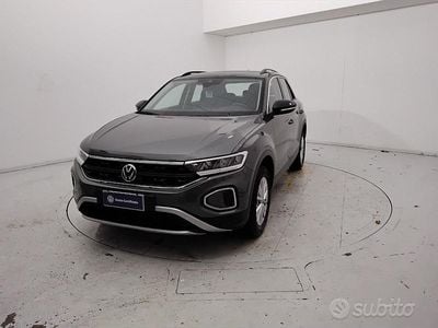 Grigio Usata 2024 VW T-Roc Life SUV | 25.500 € (Buon prezzo)