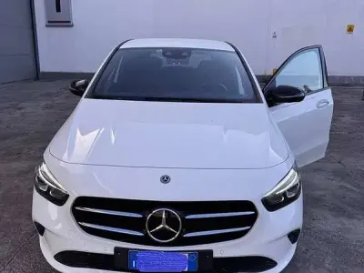 Usata Mercedes B180 116 CV (85 kW) 2020 Bianco Utilitaria