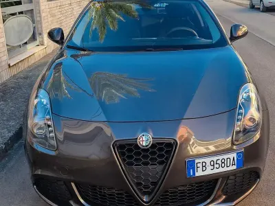 Usata Alfa Romeo Giulietta 120 CV (88 kW) 2015 Grigio Utilitaria
