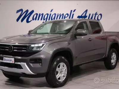 Usado VW Amarok Life 205 CV (150 kW) 2024 Gris Pickup/Camioneta